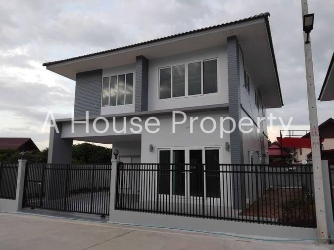 picture For sale Newly built 2-storey detached house, outside the project, Sriracha area, Chonburi - 1/12