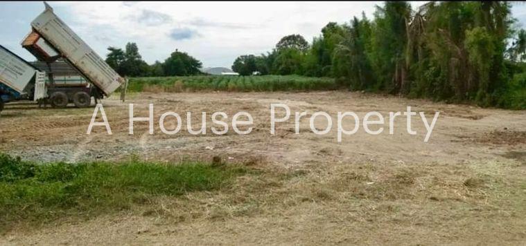 picture Beautiful land plot for sale, near community, Hubbon, Sriracha, Chonburi - 1/3
