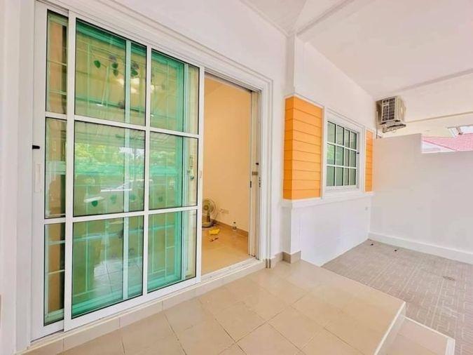 picture Second-hand townhouse, newly renovated, Silanta Village 4 Life, Bueng, Sriracha, Chonburi - 15/16