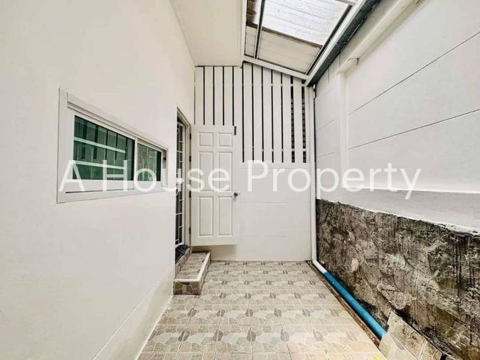 picture Second-hand townhouse, newly renovated, Silanta Village 4 Life, Bueng, Sriracha, Chonburi - 10/16