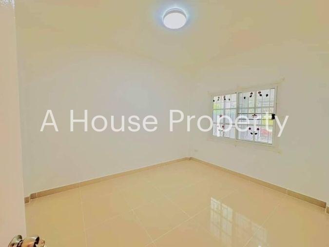 picture Second-hand townhouse, newly renovated, Silanta Village 4 Life, Bueng, Sriracha, Chonburi - 9/16