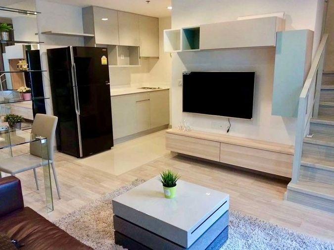 รูป Ideo Mobi Rama 9 | MRT Rama 9 | Duplex, Take view swimming pool, Beautiful room, Nice location, Rare project #HL #202401275360 #MKT - รูปที่ 2/8