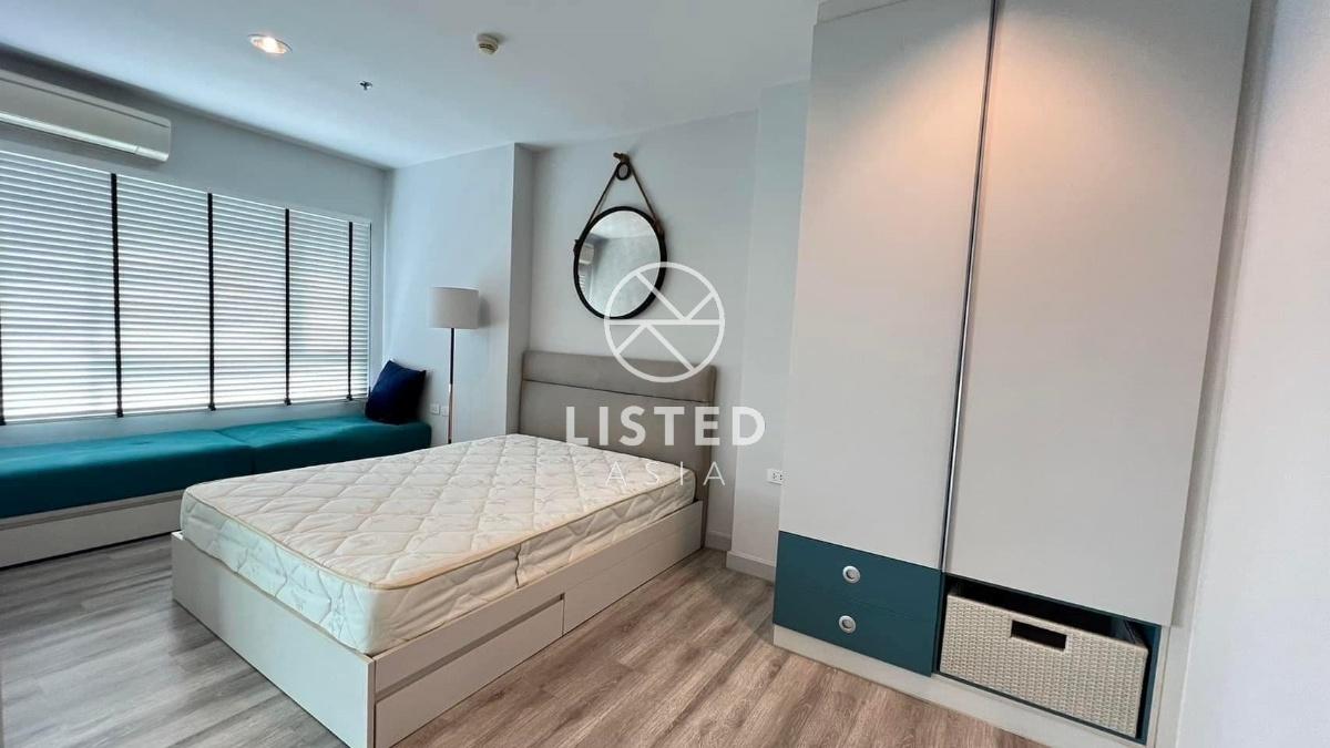 picture Centric Sea Condo 1 Bed 1 Bath for Sale - 5/8