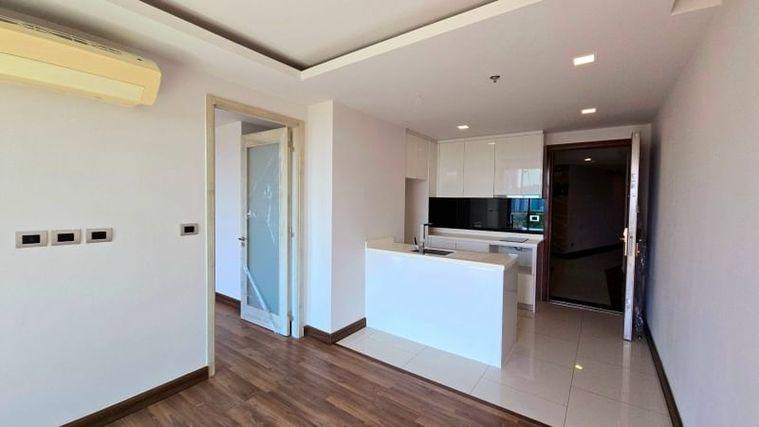 picture The Peak Tower, Pratumnak, corner room, sea view - 5/16
