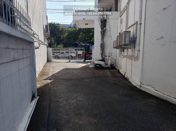 picture For Rent 3 Storey Building Rama 4 Road Phra Khanong Subdistrict, Khlong Toei District Unit 3741 - 2/20
