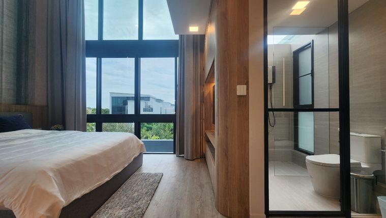 รูป Vive Krungthepkritha | ให้เช่าบ้านเดี่ยว 4 ห้องนอน แต่งสวย แบบ Modern Luxury ดูอบอุ่น น่าอยู่ ใกล้รร.นานาชาติเวลลิงตั้น - รูปที่ 19/25