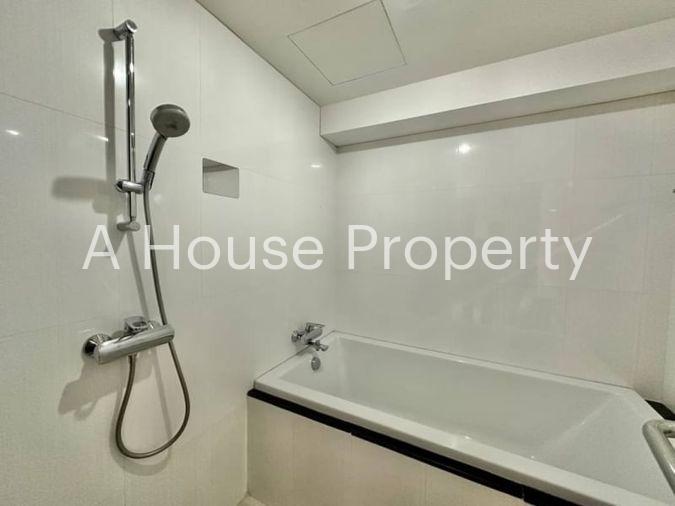 picture Condo for sale Sriracha Golden Coast Phase 1, beautiful room, next to the sea with private beach frontage - 10/13