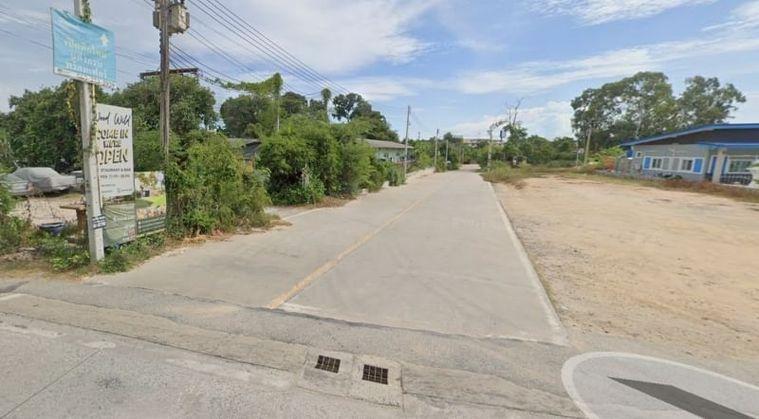 picture Land for sale in Sriracha, Soi Manorom, beautiful plot, great  location, near Laem Chabang Port - 4/6