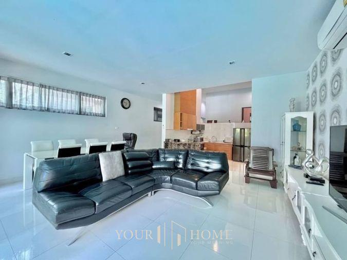 picture For rent: "Luxury pool villa by the sea in Bangsaen with private pool, sea view" - 7/20