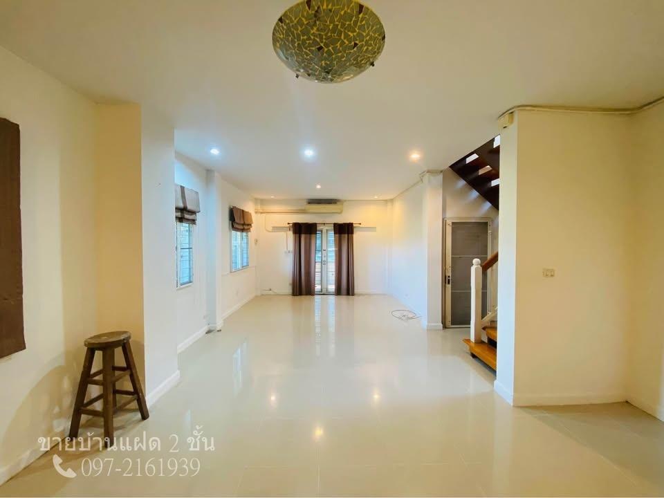 รูป ขายบ้านแฝดหลังมุม บุรีรมย์ (รามอินทรา - ซาฟารี) 5 ห้องนอน - รูปที่ 2/16