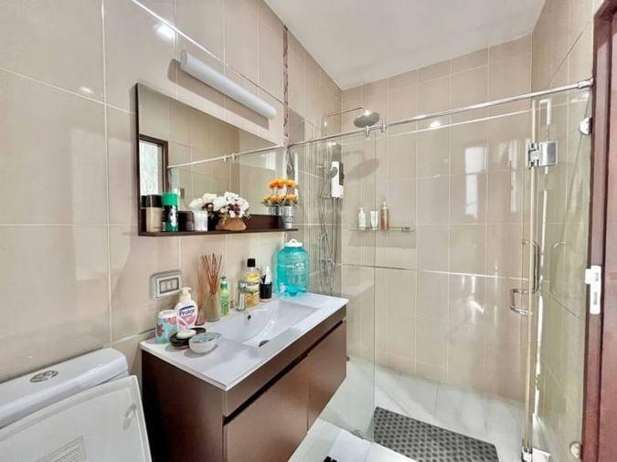 picture For rent: "Luxury pool villa by the sea in Bangsaen with private pool, sea view" - 13/20