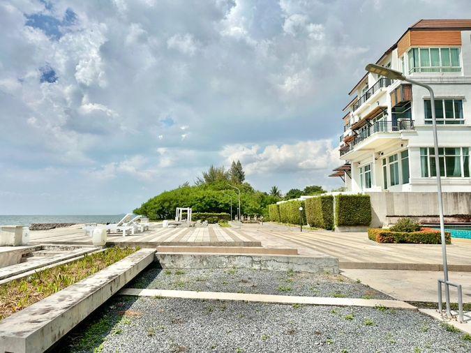 picture Last chance!!!! Luxurious vacation home by the sea in Bangsaen with private beach - 8/40