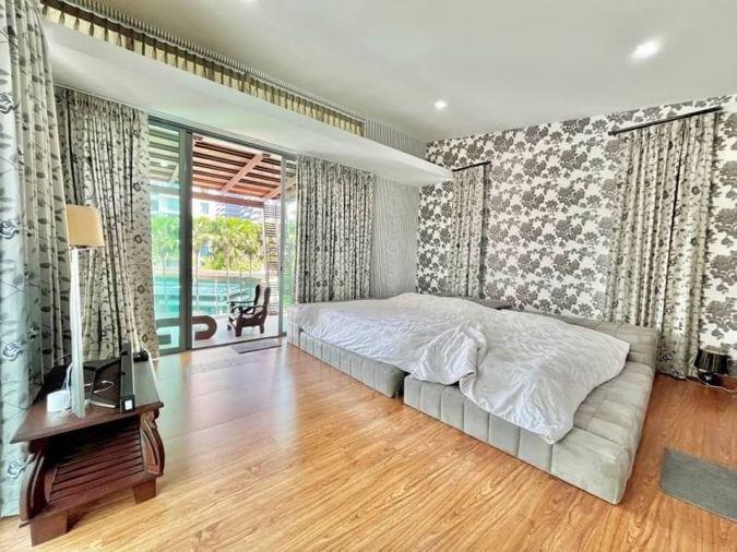 picture For rent: "Luxury pool villa by the sea in Bangsaen with private pool, sea view" - 17/20