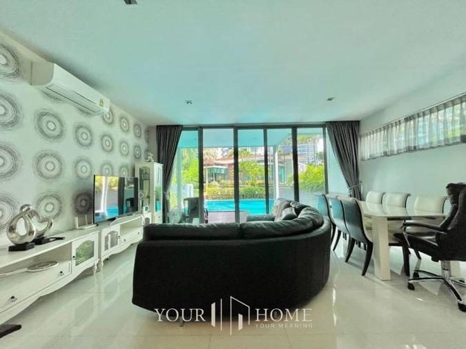 picture For rent: "Luxury pool villa by the sea in Bangsaen with private pool, sea view" - 6/20