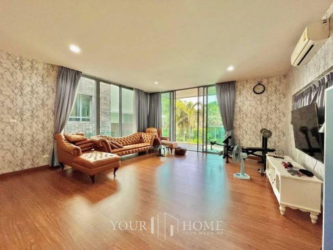 picture For rent: "Luxury pool villa by the sea in Bangsaen with private pool, sea view" - 10/20