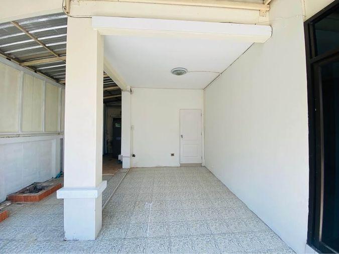 รูป ขายบ้านแฝดหลังมุม บุรีรมย์ (รามอินทรา - ซาฟารี) 5 ห้องนอน - รูปที่ 5/16