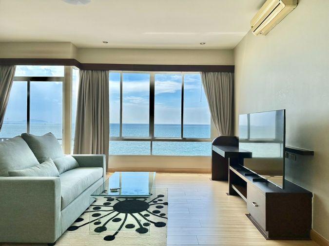 picture Last chance!!!! Luxurious vacation home by the sea in Bangsaen with private beach - 1/40