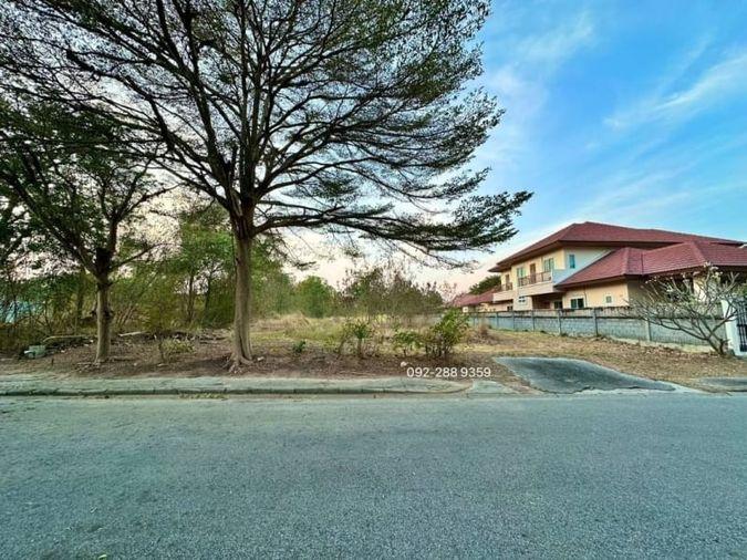 picture Beautiful land plot for sale in the Panya Resort Bang Phra, Chonburi project. - 2/9