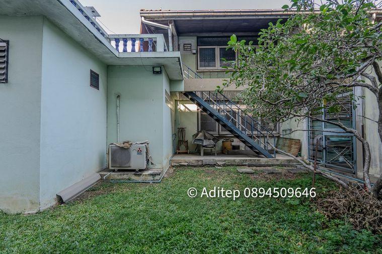 รูป ขายบ้านพร้อมที่ดิน 151 ตรว. ในซอยพระราม 9 ซอย 43 ทำเลดีเยี่ยม เข้าซอยเพียง 100 ม. จากถนนพระราม 9 และใกล้ The Nine Center พระราม 9 เพียง 400 ม. - รูปที่ 20/21
