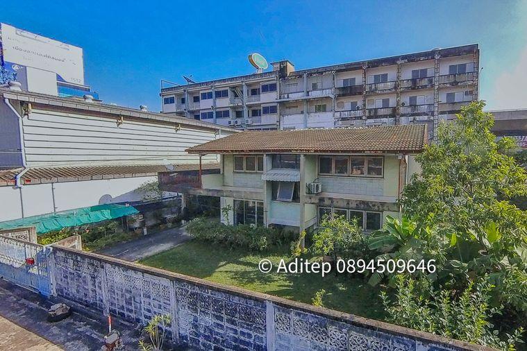 รูป ขายบ้านพร้อมที่ดิน 151 ตรว. ในซอยพระราม 9 ซอย 43 ทำเลดีเยี่ยม เข้าซอยเพียง 100 ม. จากถนนพระราม 9 และใกล้ The Nine Center พระราม 9 เพียง 400 ม. - รูปที่ 9/21