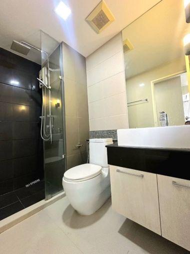 picture Condo for sale, Cape Town Sriracha, second hand, with furniture, reasonable price - 8/18