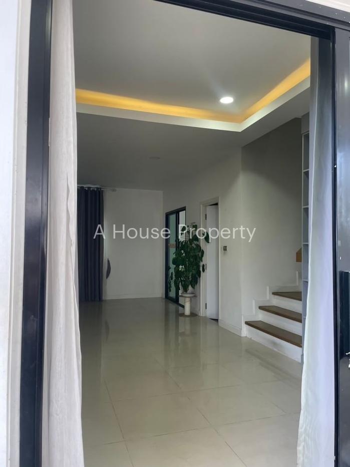 picture Twin house for sale, secondhand, Maneerin Park project, Bang Phra, Sriracha, Chonburi. - 2/16