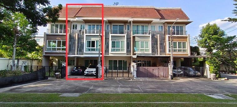 รูป ขายทาวน์โฮม Urban Sathorn เออร์เบิน สาทร  หน้าบ้านเป็นสวนโล่งไม่ตรงกับบ้านใคร - รูปที่ 1/17