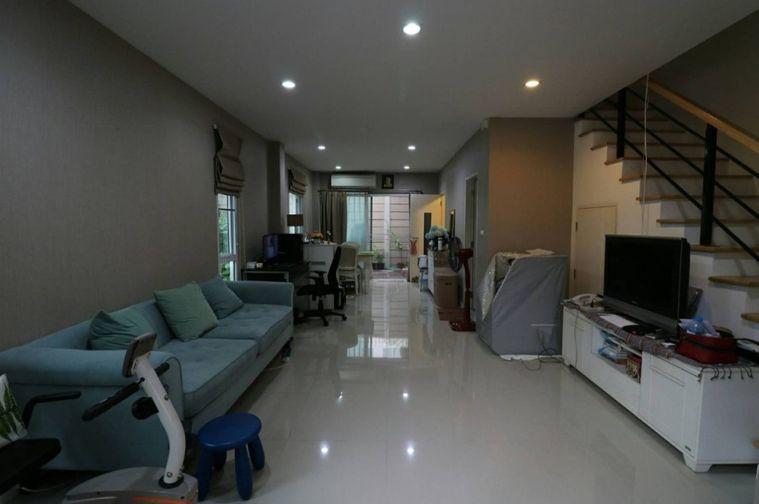 รูป หลังมุม ขายทาวน์เฮ้าส์  Lumpini Town Place Sukhumvit 62 ลุมพินี ทาวน์ เพลส สุขุมวิท 62   3 ชั้น - รูปที่ 2/7