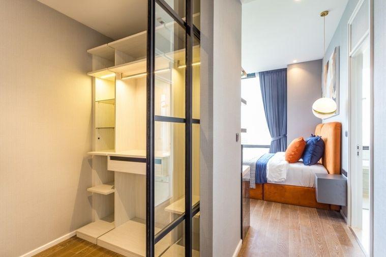 รูป Muniq Langsuan (มิวนีค หลังสวน) Pet friendly   วิวสวนลุม Central park  ทิศใต้  ชั้น15  2 ห้องนอน 2ห้องน้ำ - รูปที่ 5/49