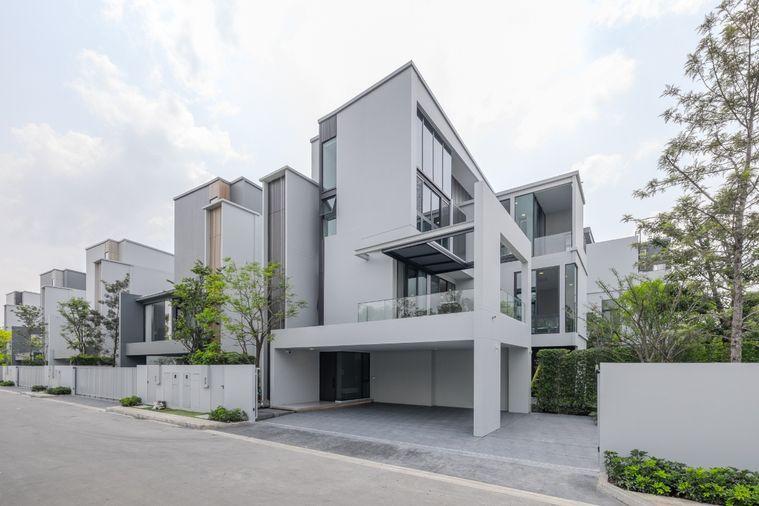 รูป Vive Krungthepkritha | ให้เช่าบ้านเดี่ยวหลังมุม 4 ห้องนอน แต่งสวย แบบ Modern Luxury ดูอบอุ่น น่าอยู่ ใกล้รร.นานาชาติเวลลิงตั้น - รูปที่ 1/49