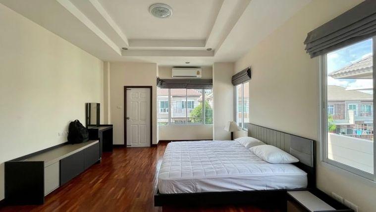 รูป ขายบ้านสวยหลังใหญ่ โครงการ มบ.โคโค่ ฮิลล์ อ่าวอุดม ศรีราชา ชลบุรี  - รูปที่ 8/11
