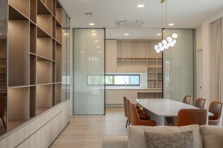 รูป Vive Krungthepkritha | ให้เช่าบ้านเดี่ยวหลังมุม 4 ห้องนอน แต่งสวย แบบ Modern Luxury ดูอบอุ่น น่าอยู่ ใกล้รร.นานาชาติเวลลิงตั้น - รูปที่ 29/49