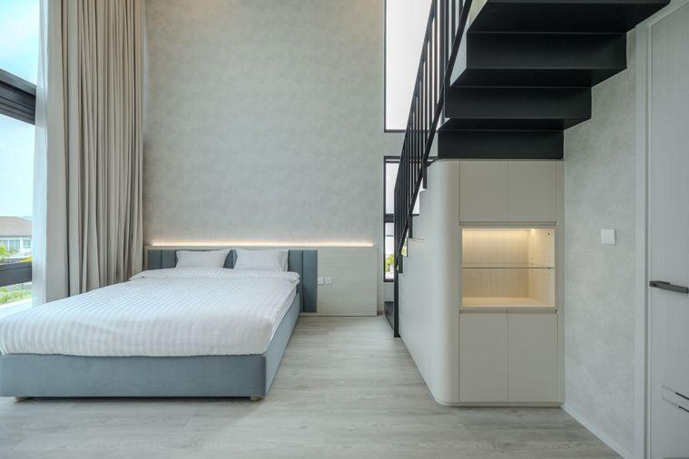 รูป Vive Krungthepkritha | ให้เช่าบ้านเดี่ยวหลังมุม 4 ห้องนอน แต่งสวย แบบ Modern Luxury ดูอบอุ่น น่าอยู่ ใกล้รร.นานาชาติเวลลิงตั้น - รูปที่ 11/49