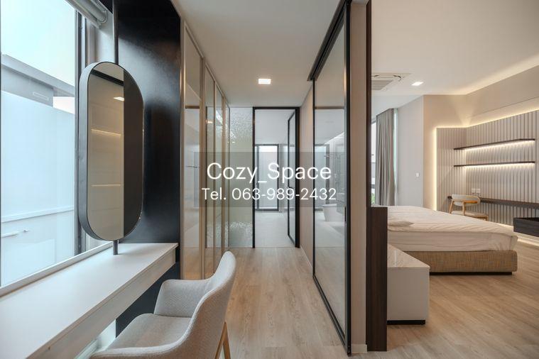 รูป Vive Krungthepkritha | ให้เช่าบ้านเดี่ยวหลังมุม 4 ห้องนอน แต่งสวย แบบ Modern Luxury ดูอบอุ่น น่าอยู่ ใกล้รร.นานาชาติเวลลิงตั้น - รูปที่ 17/49