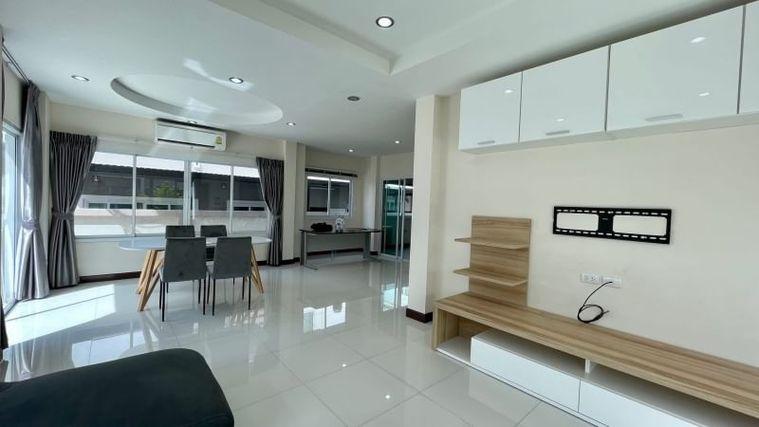 รูป ขายบ้านสวยหลังใหญ่ โครงการ มบ.โคโค่ ฮิลล์ อ่าวอุดม ศรีราชา ชลบุรี  - รูปที่ 2/11