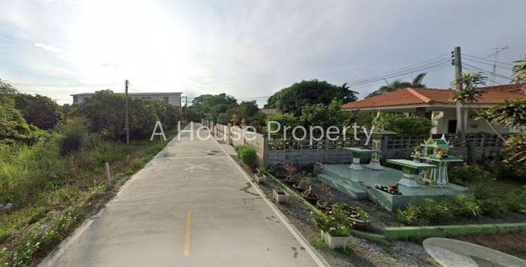 picture Beautiful land plot for sale, community area, Huai Kapi, Mueang Chonburi - 4/6