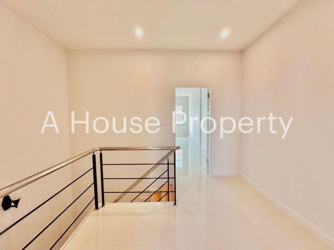 picture Commercial building, luxurious design, 3 floors high, Eternal Square, Bowin, Sriracha - 10/15