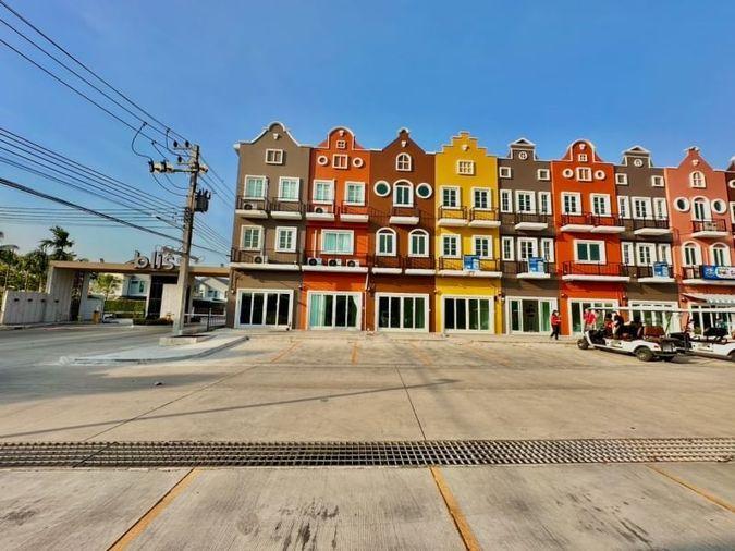 picture Commercial building, luxurious design, 3 floors high, Eternal Square, Bowin, Sriracha - 1/15