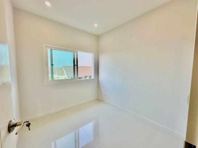 picture Commercial building, luxurious design, 3 floors high, Eternal Square, Bowin, Sriracha - 12/15