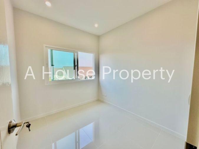 picture Commercial building, luxurious design, 3 floors high, Eternal Square, Bowin, Sriracha - 12/15