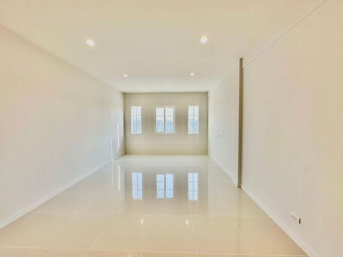 picture Commercial building, luxurious design, 3 floors high, Eternal Square, Bowin, Sriracha - 9/15