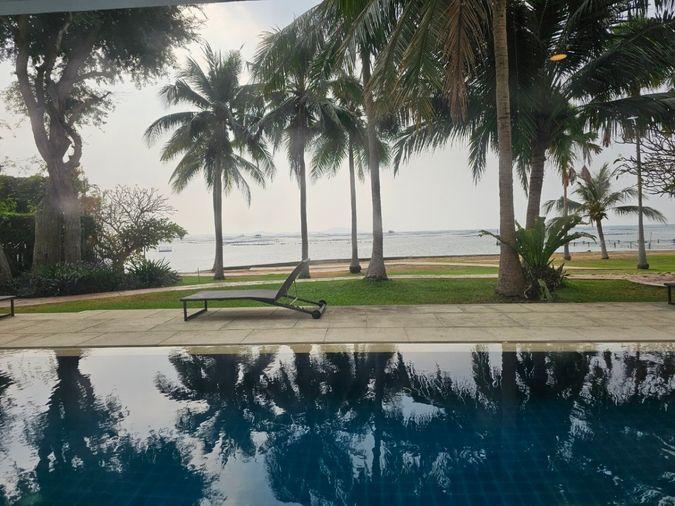รูป 🔥 Golden Coast Sriracha – คอนโดติดทะเล ห้องกว้าง วิวสระ + ทะเล! 🌊🏝️ - รูปที่ 6/27