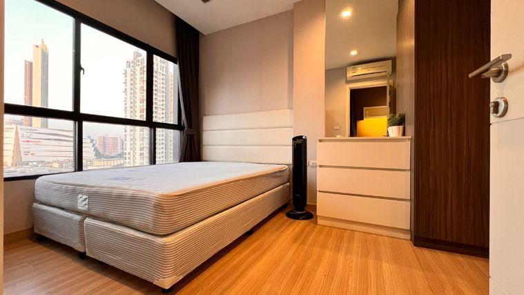 picture Urbano Absolute | 1 Bedroom Modern Styles for rent Nice River View and Good furnished High Floor - 2/16