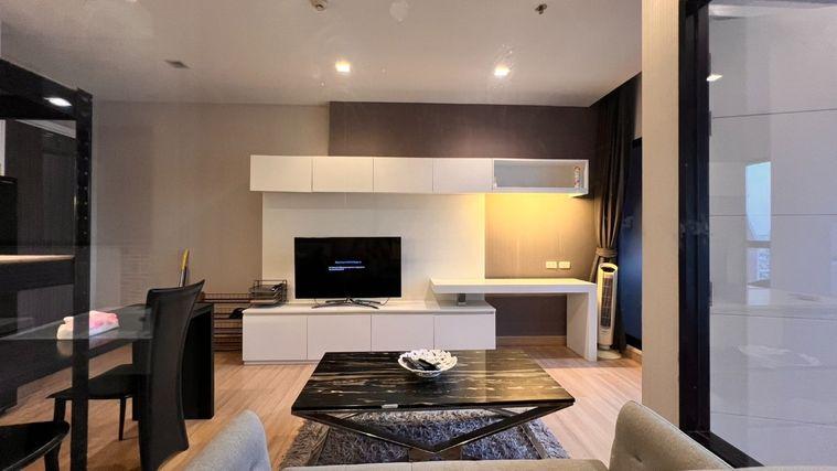 picture Urbano Absolute | 1 Bedroom Modern Styles for rent Nice River View and Good furnished High Floor - 10/16