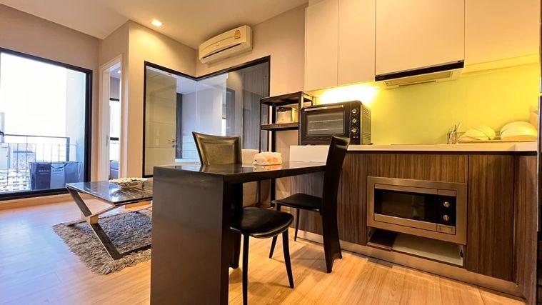 picture Urbano Absolute | 1 Bedroom Modern Styles for rent Nice River View and Good furnished High Floor - 11/16