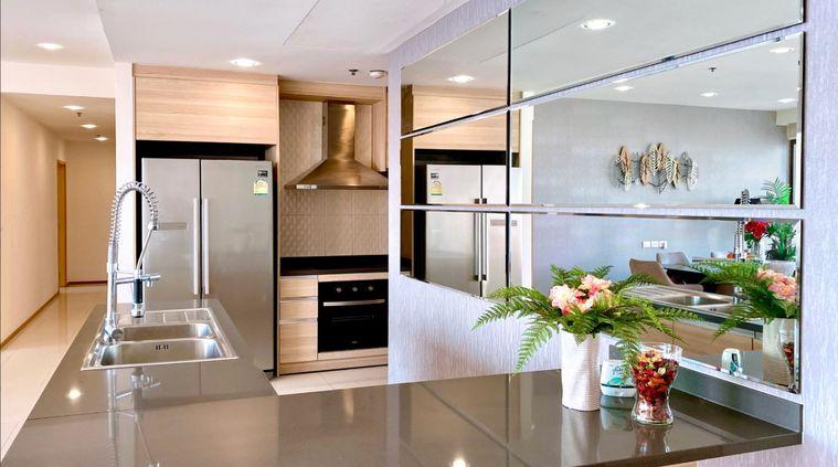 picture for rent Emporio Place. 3bed 162sqm. Line id: @pfagent - 6/11