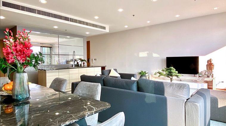 picture for rent Emporio Place. 3bed 162sqm. Line id: @pfagent - 2/11