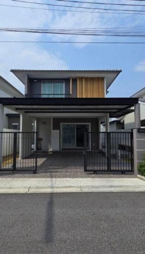 รูป บ้านแฝดมือสอง โครงการไลฟ์ อิน เดอะ การ์เด้น โรงโป๊ะ-มอเตอร์เวย์ บางละมุง ชลบุรี  - รูปที่ 1/9