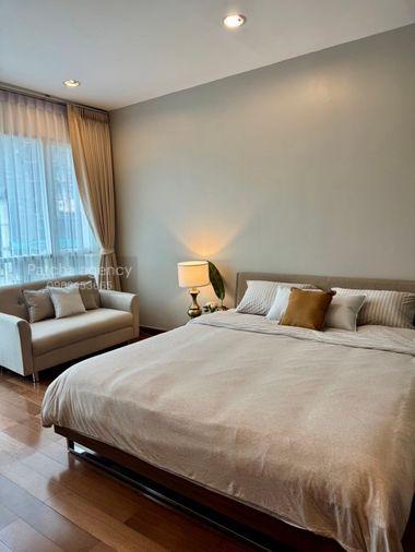 picture for rent Address Chidlom. Studio 45sq.m. Line id: @pfagent - 1/9