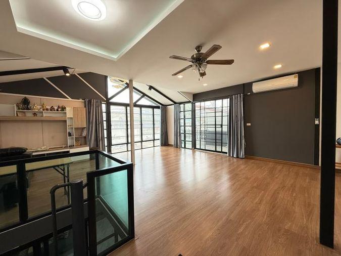 picture Single house for sale with restaurant business, community area, Ao Udom, Sriracha, Chonburi - 14/20